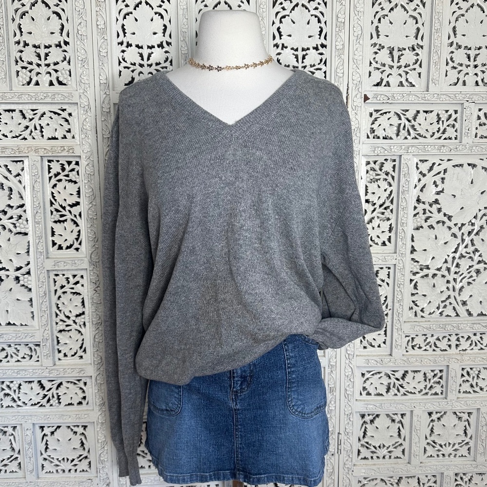 Vintage Archie Brown & Son‎ 100% Cashmere Gray V Neck Sweater Sz Medium